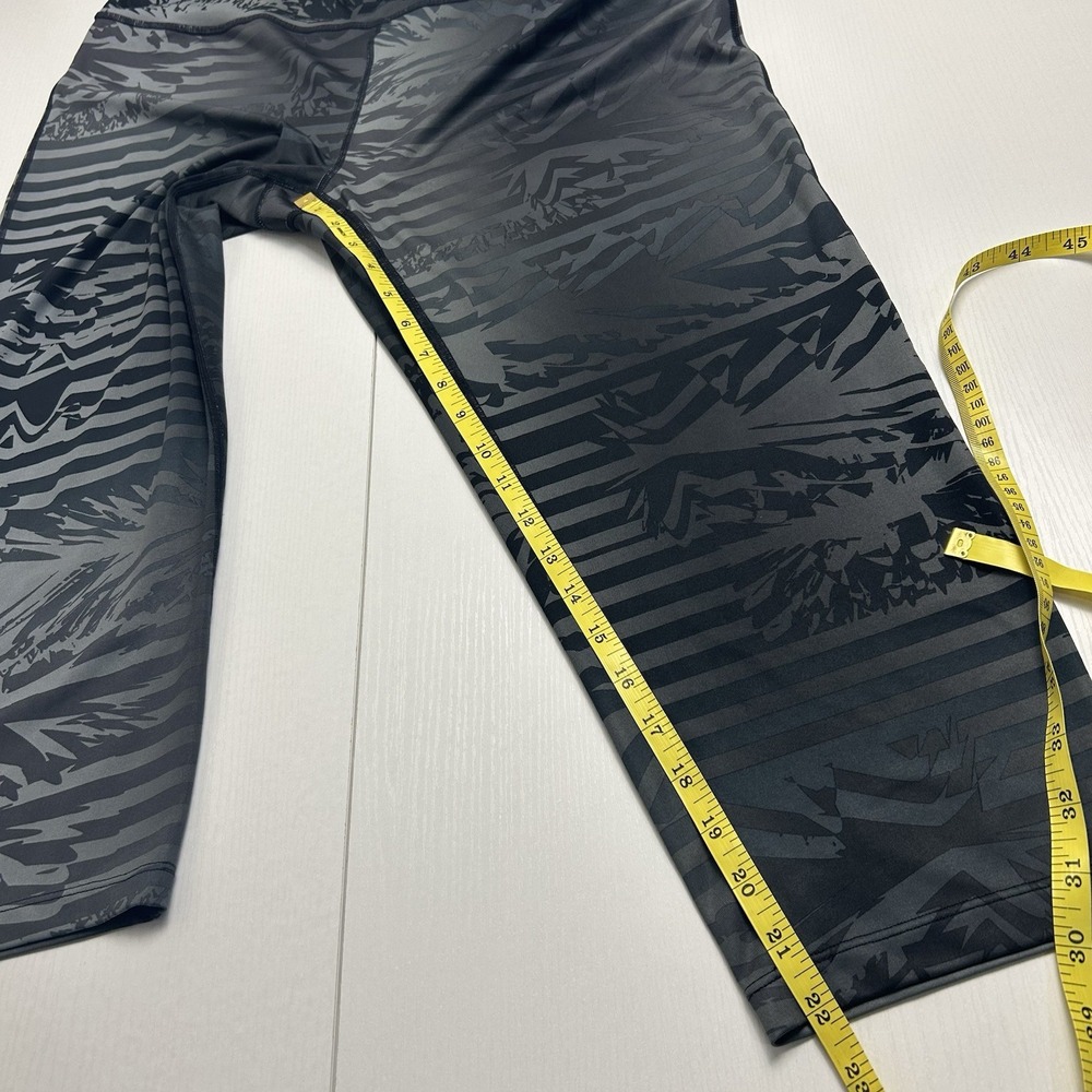 Nike Leggings Womens 2X Black Gray Striped Dri-FIT Stretch Cropped 22" Inseam - Picture 6 of 6